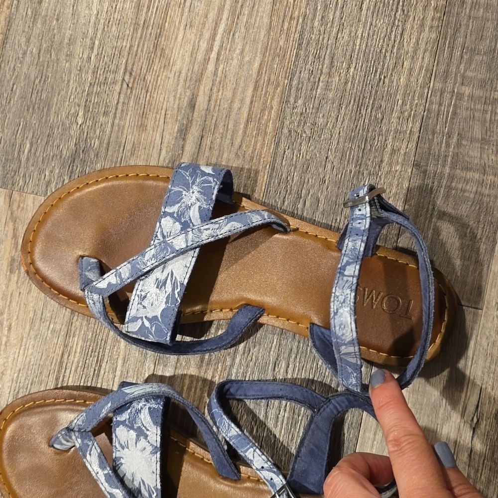 TOMS | Floral‎ Sandals | Size 7​ - Picture 3 of 7